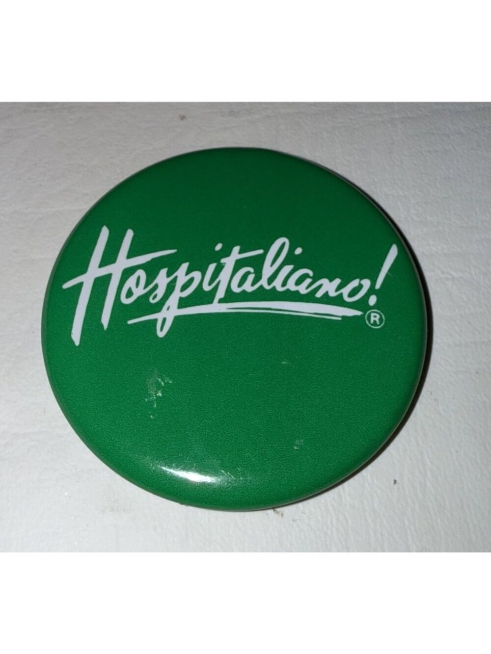 VTG 90s Olive Garden HOSPITALIANO! Waitress Server Employee Button Pin Pinback